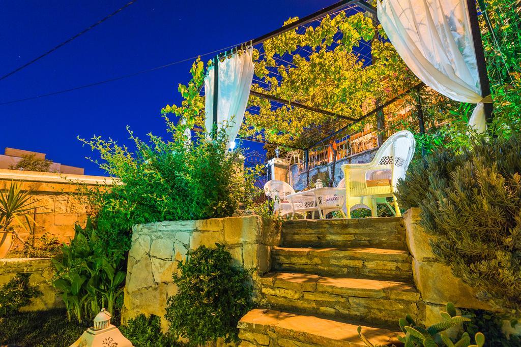 Cunda Esen Hotel Айвалык Экстерьер фото