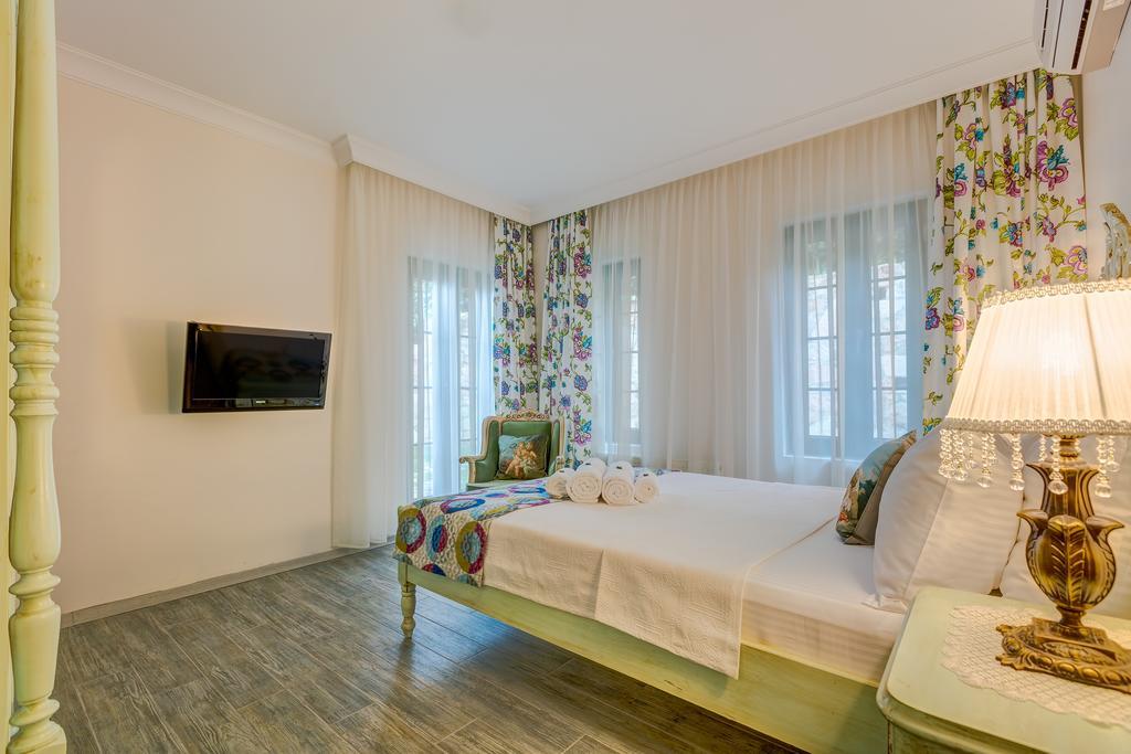 Cunda Esen Hotel Айвалык Экстерьер фото