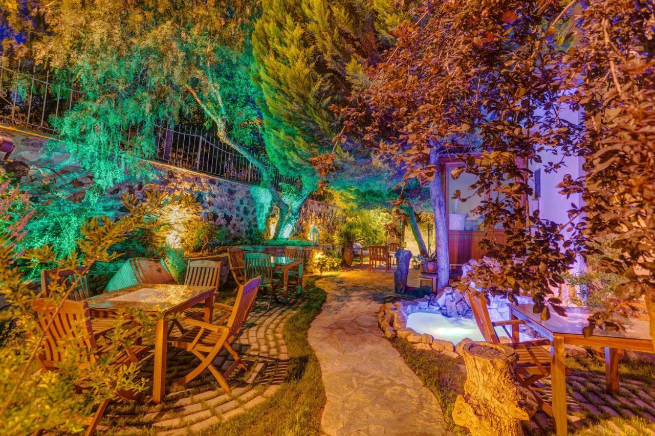 Cunda Esen Hotel Айвалык Экстерьер фото